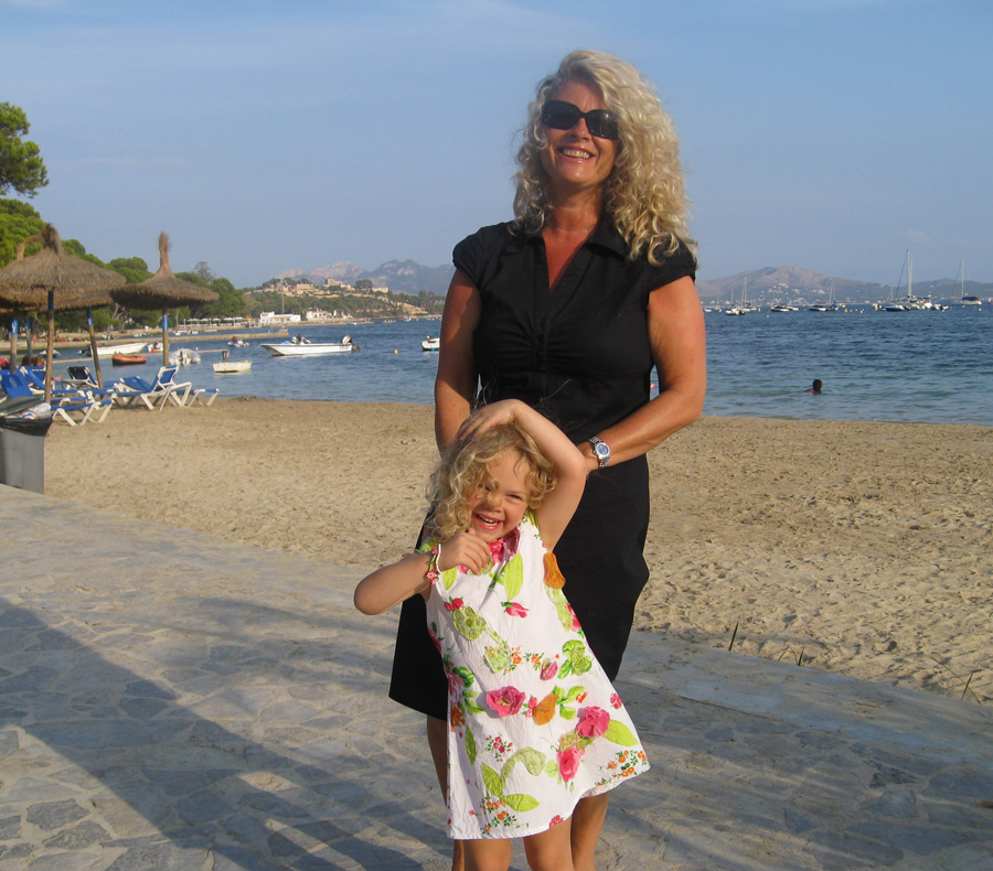 Family Hollidays in Puerto Pollensa Mum and Daughter